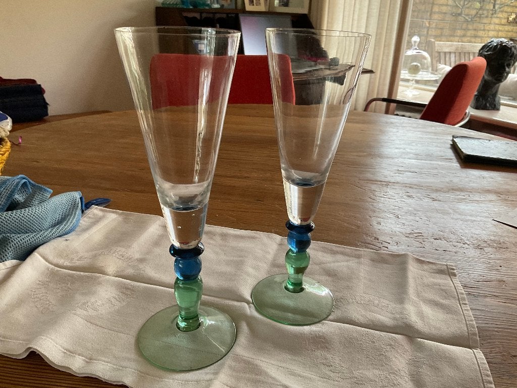 2 blauwe hoge wijnglazen., Ophalen of Verzenden, Zo goed als nieuw, Overige typen