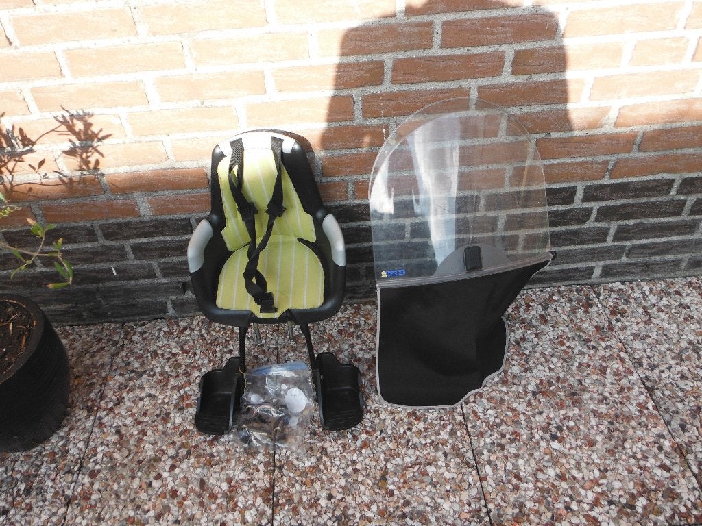 bobike fietsstoeltje met scherm en adapter, Fietsen en Brommers, Fietsaccessoires | Fietsstoeltjes, Ophalen, Voorzitje, Bobike