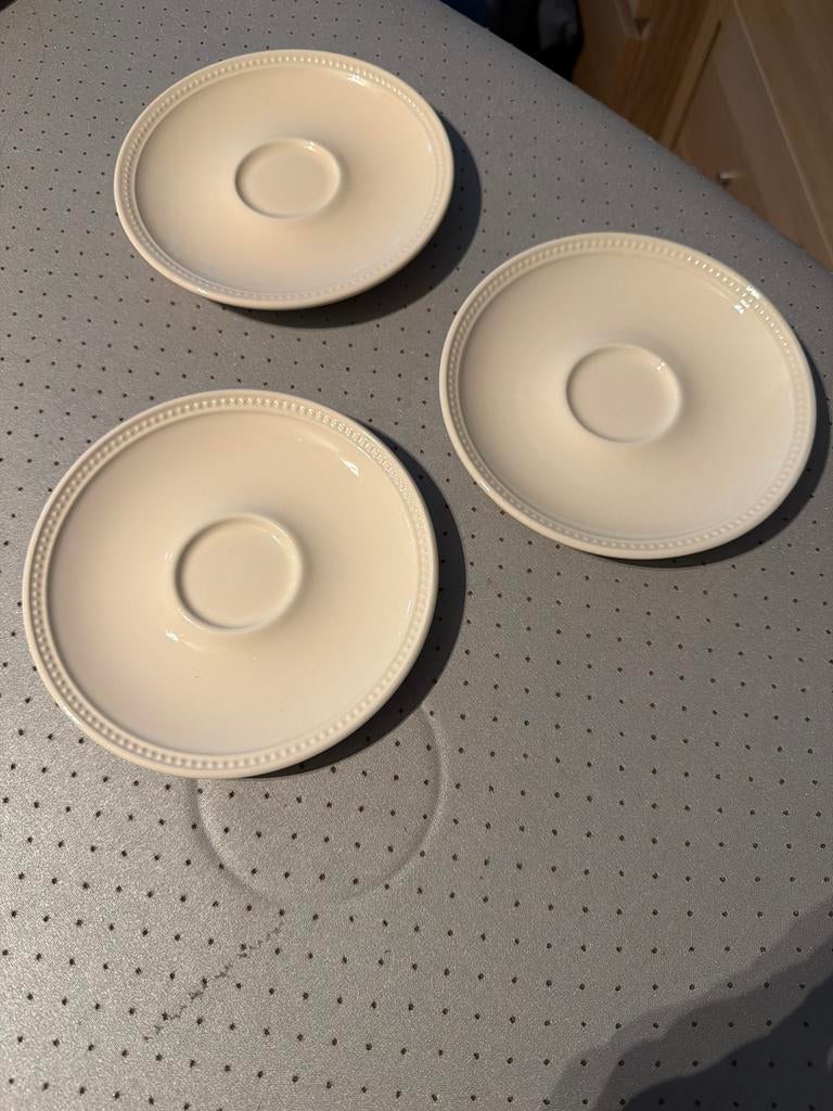 3x Wedgwood Windsor schotels - Zo goed als nieuw, Ophalen of Verzenden, Zo goed als nieuw, Porselein, Kop(pen) en/of Schotel(s)