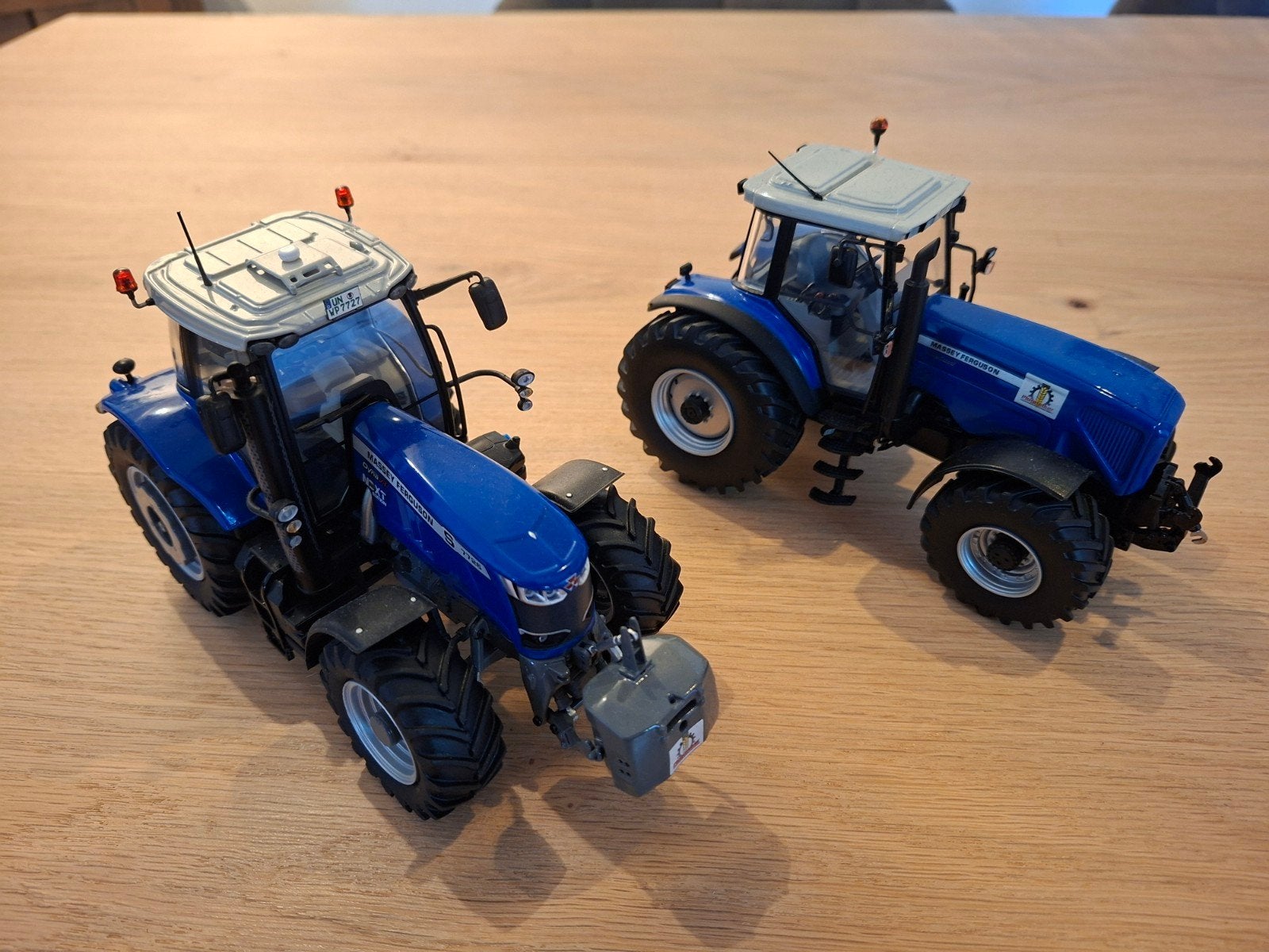 Massey ferguson 2x plogmaker, Ophalen, Tractor of Landbouw, Universal Hobbies