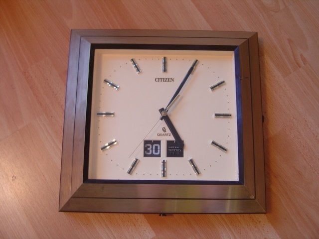 Een mooie wandklok Citizen uit India, Ophalen of Verzenden, Gebruikt, Analoog, Wandklok