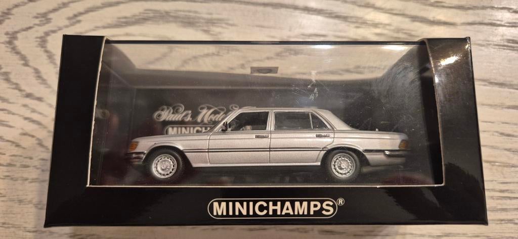 MiniChamps Mercedes-Benz 450 SEL 6.9 Astralsilber 1:43, Ophalen of Verzenden, Nieuw, Auto, MiniChamps
