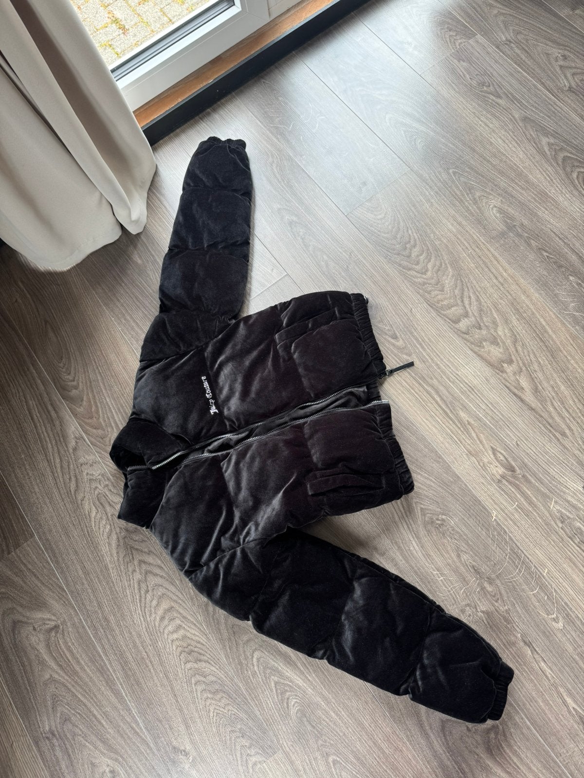 Juicy couture winterjas maat M, Ophalen, Zo goed als nieuw, Zwart