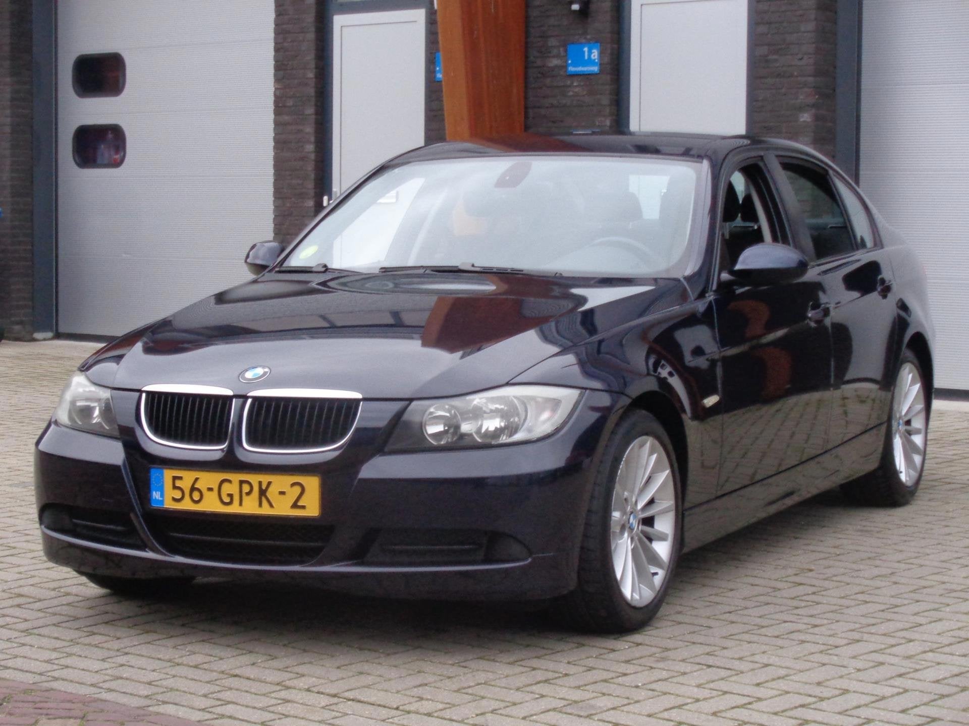 BMW 3-serie 318i Executive Nwe Apk Airco LM-Velgen Cruise, Auto's, BMW, Automaat, Zwart, Blauw, Sedan