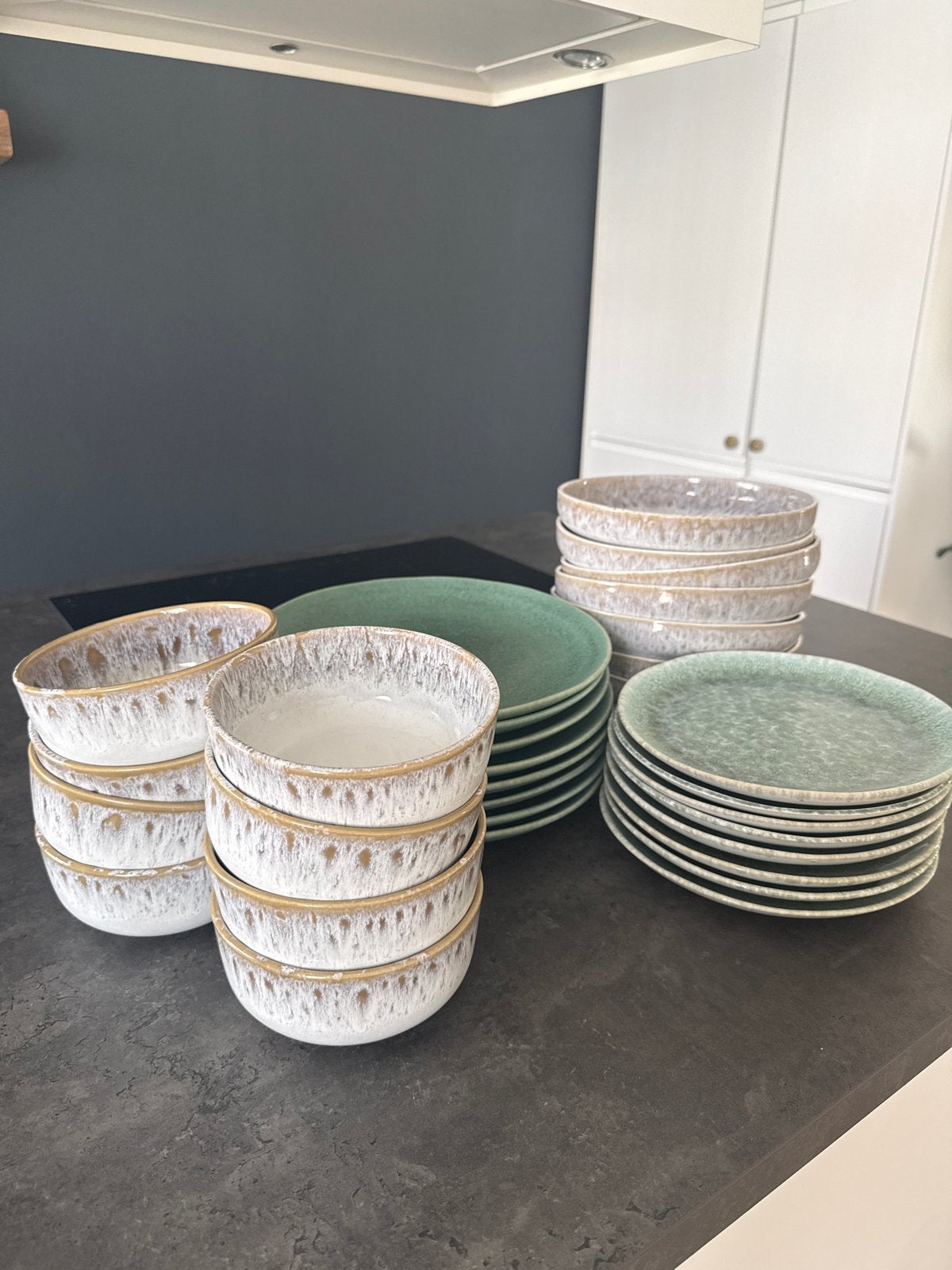 Serviesset WestWing | wit, beige & groen, Ophalen, Keramiek, Zo goed als nieuw, Modern