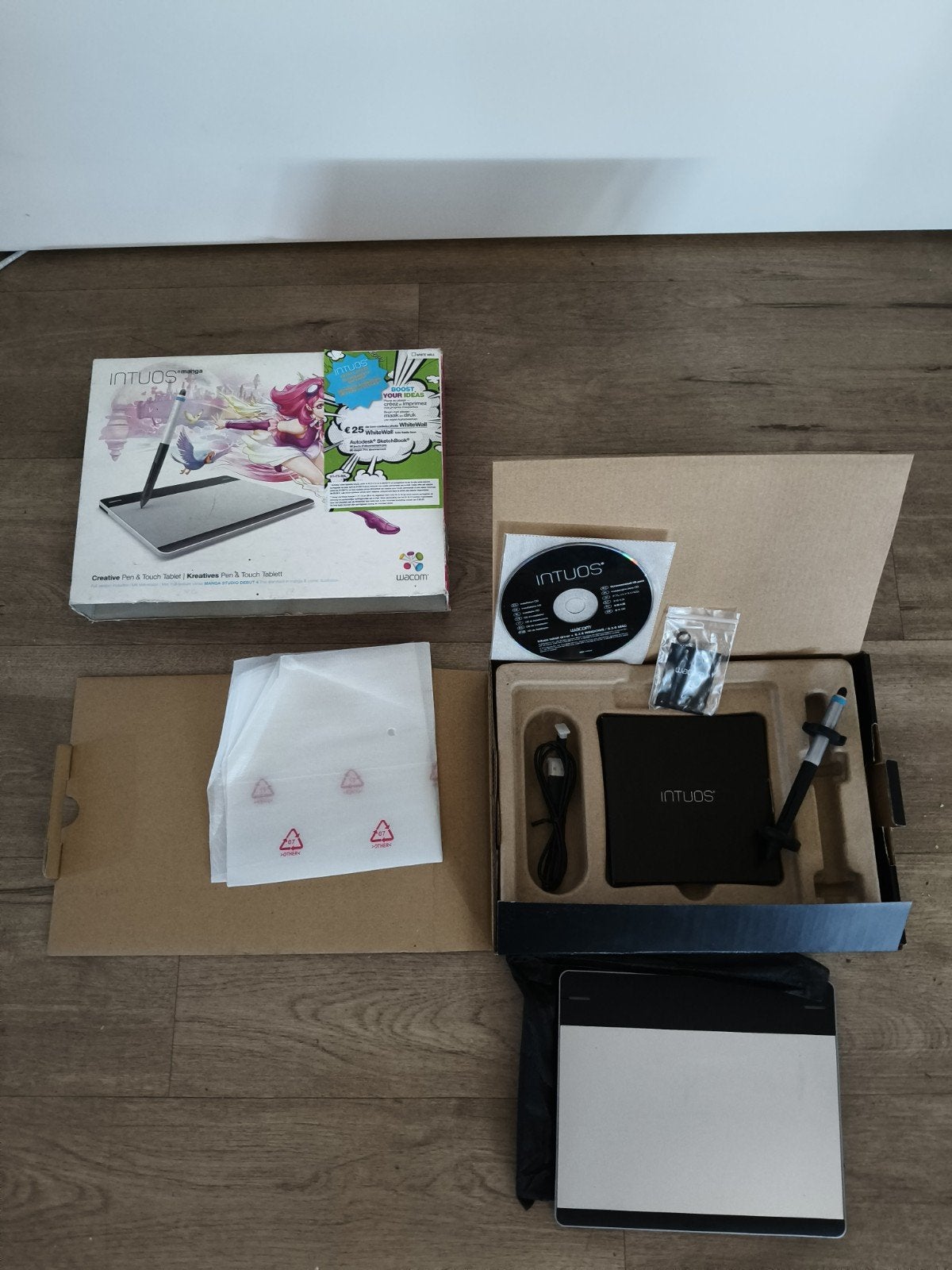 Wacom Intuos CTH-480 Pen & Touch (Manga Edition), Computers en Software, Tekentablets, Ophalen of Verzenden, Gebruikt, Bedraad