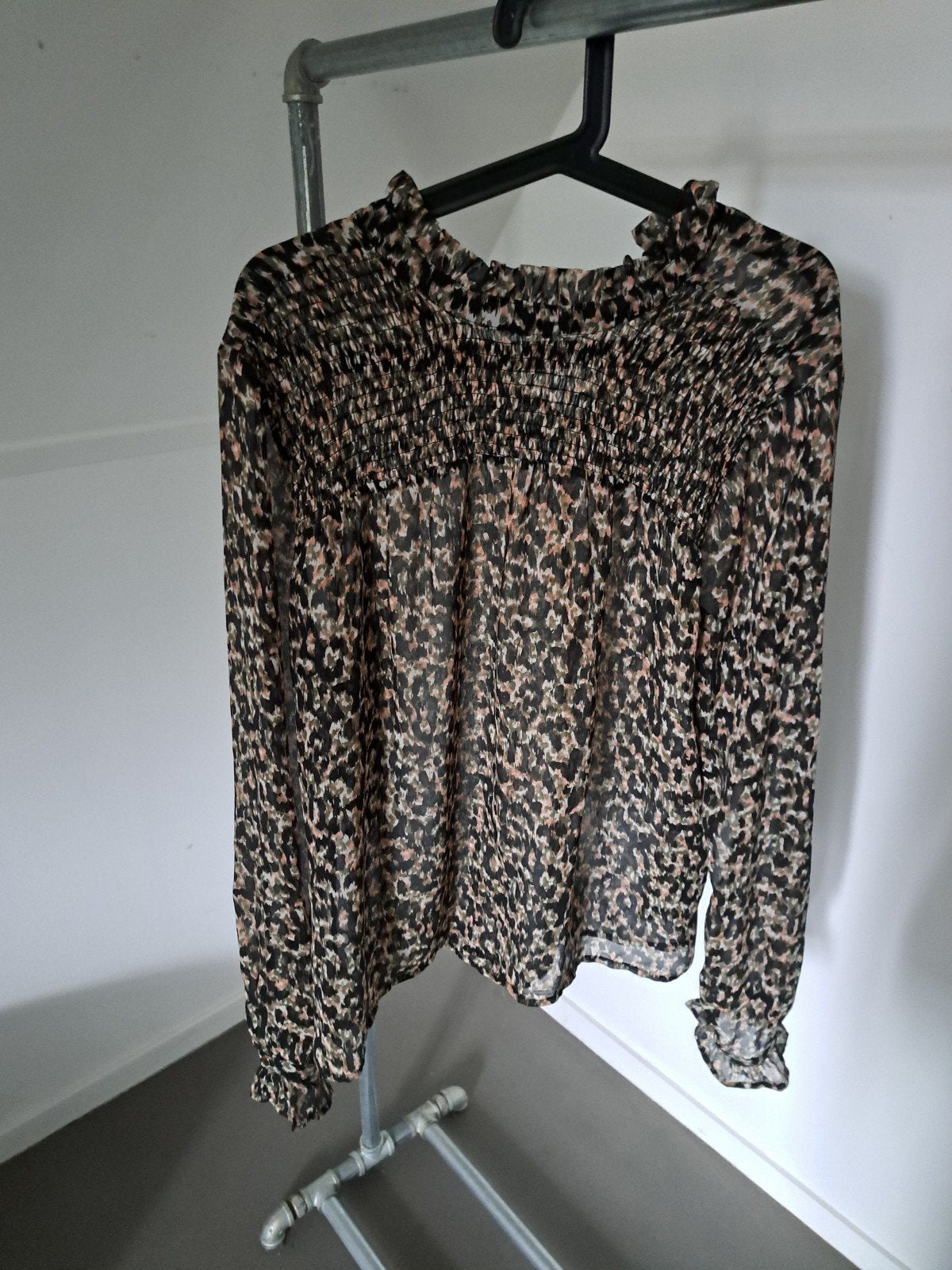 Blousje doorschijnend met roesel xxl, Ophalen of Verzenden, Zo goed als nieuw, Maat 46/48 (XL) of groter, Zwart