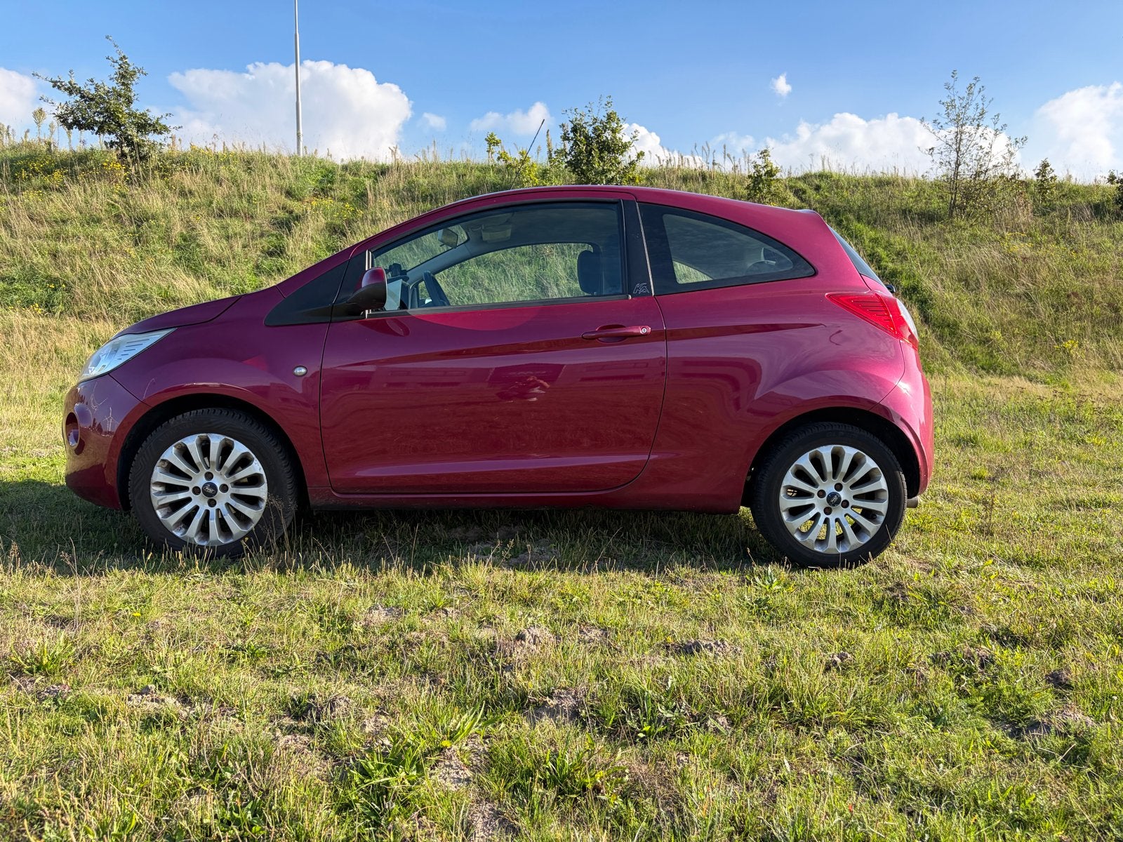 Ford Ka 1.2 51KW 2009 roze/paars, Voorwielaandrijving, 4 stoelen, Handgeschakeld, Particulier