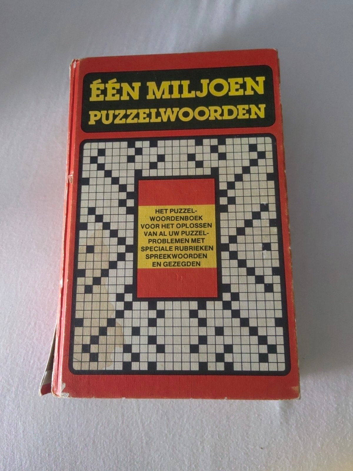 Miljoen Puzzelwoorden - Denksport (kaft laat los), Ophalen of Verzenden, Gebruikt, Puzzelboek