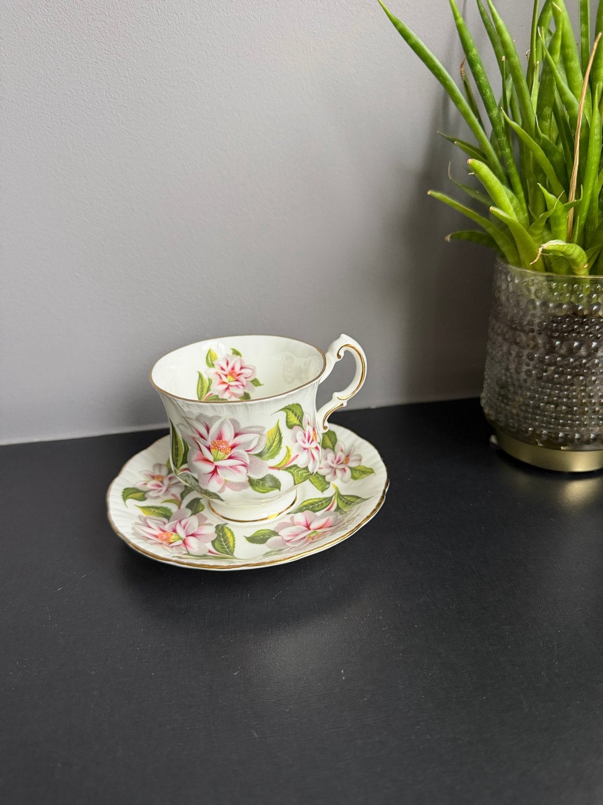 Vintage Paragon Lady Vansittart Camelia kop en schotel, Ophalen of Verzenden