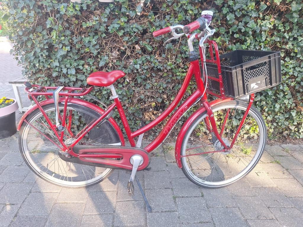 Meidenfiets 28 inch - Rode Stadsfiets, Fietsen en Brommers, Fietsen | Meisjes, Ophalen, Gebruikt, 26 inch of meer, Handrem