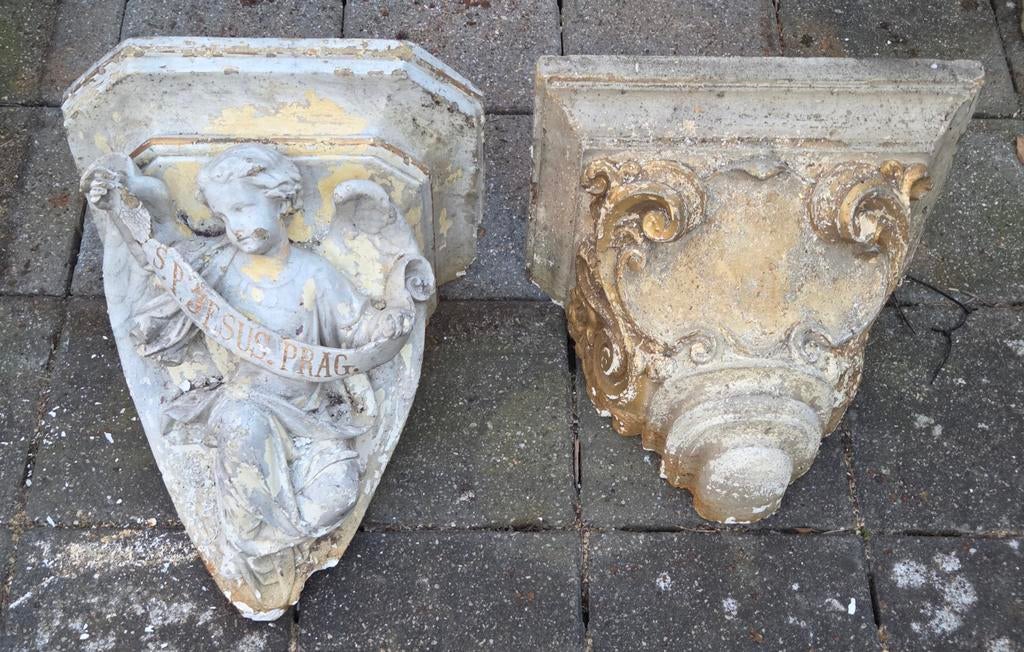 Antieke stenen consoles met engelen en ornamenten, Antiek en Kunst, Antiek | Religie, Ophalen of Verzenden