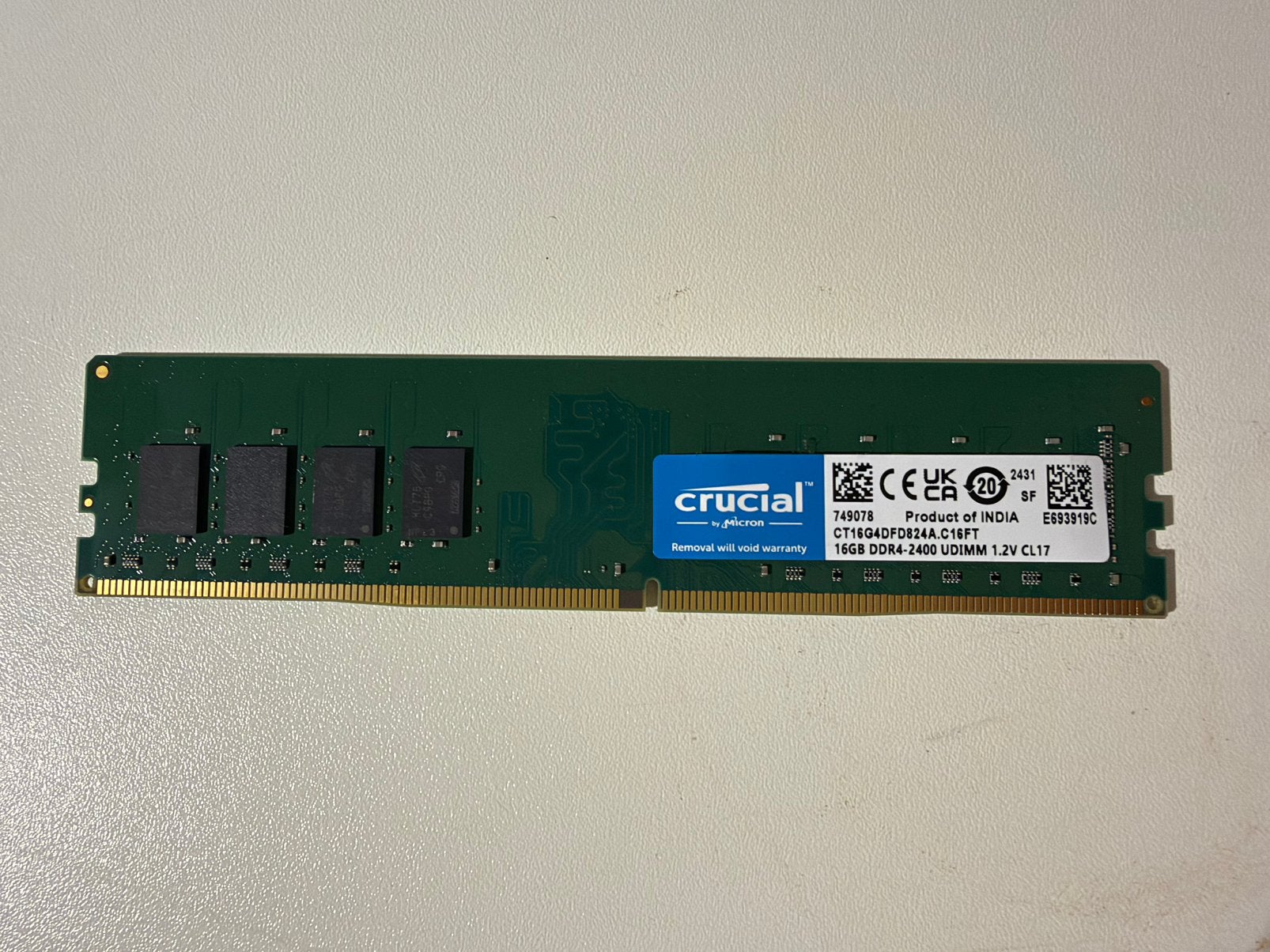 Crucial 16GB DDR4-2400 UDIMM RAM, Computers en Software, DDR4, Ophalen of Verzenden, Zo goed als nieuw, Desktop