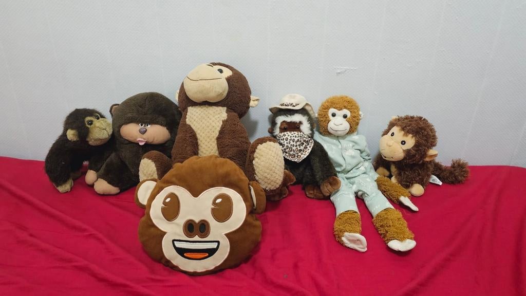 Knuffel apen set – meerdere stuks – goede staat, Verzamelen, Ophalen, Zo goed als nieuw, Overige soorten, Beeldje of Figuurtje