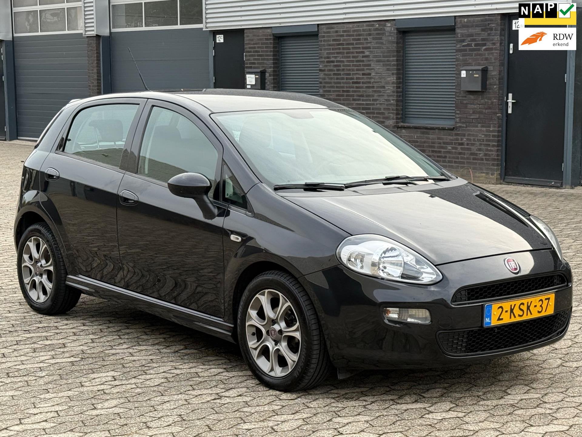 Fiat Punto Evo 0.9 TwinAir Pop AIRCO BOEKJES LICHTMETAAL NAP, Voorwielaandrijving, Euro 5, Gebruikt, Zwart