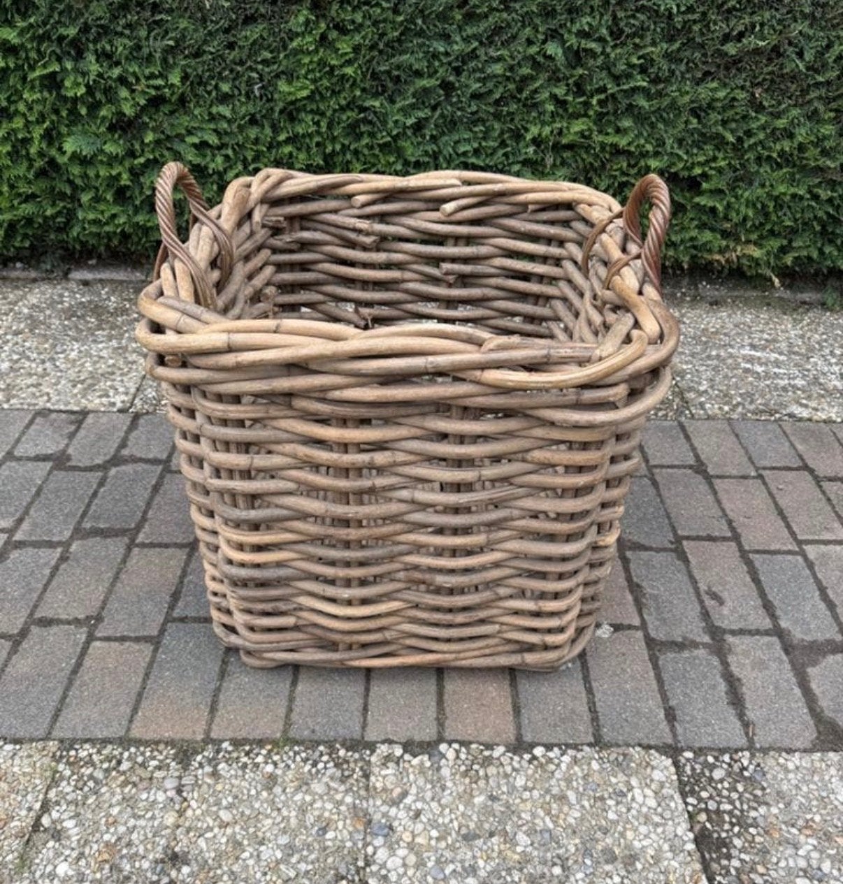 Grote rieten mand met handvatten, Ophalen, Met handvatten, Mand, Vierkant