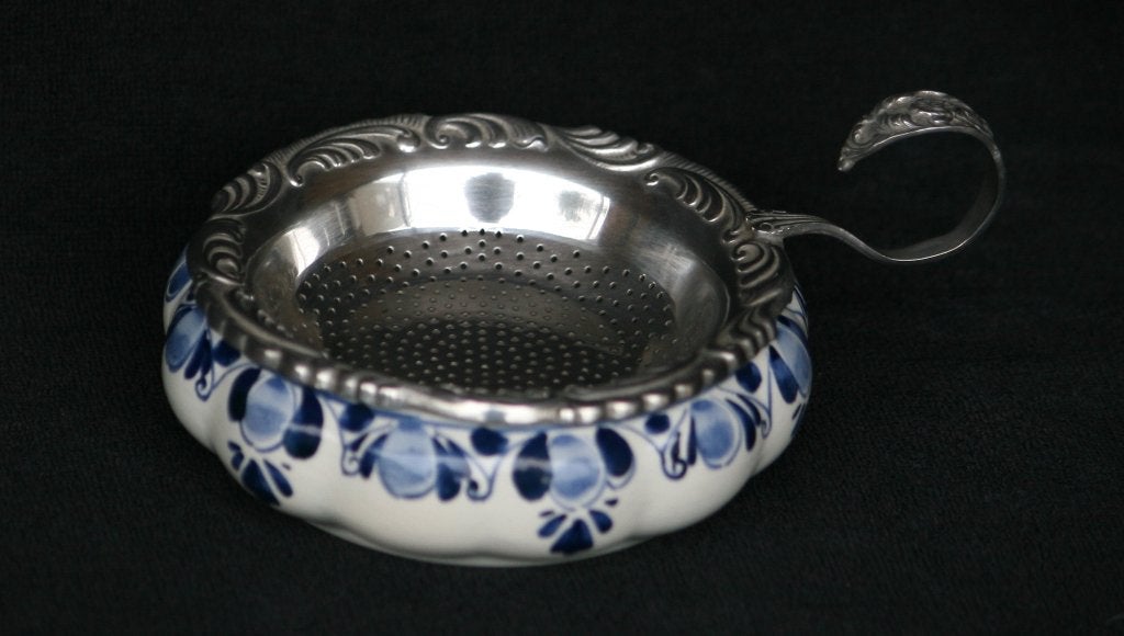Theezeefje Van Nelle + lekbakje Delfts blauw, Ophalen of Verzenden, Zilver