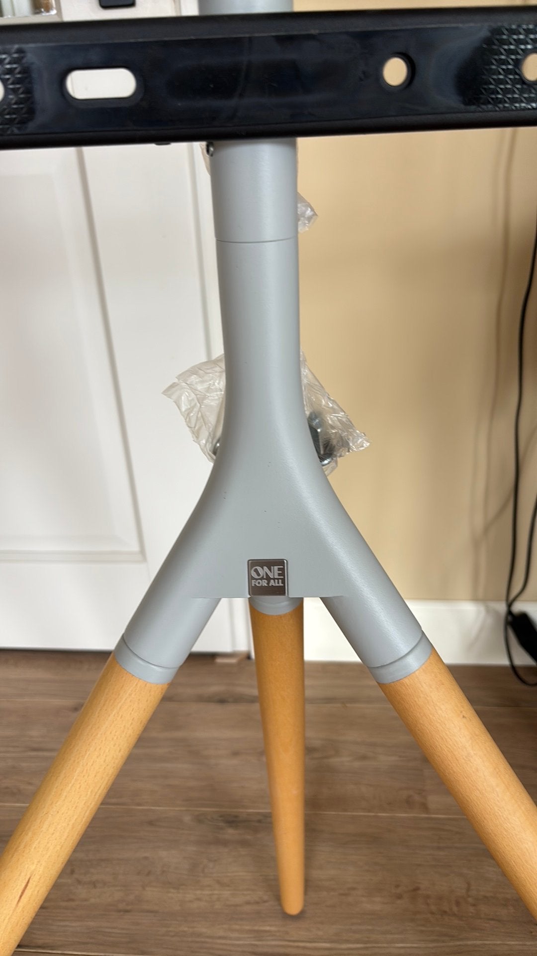 Tv standaard one for all, Ophalen, Zo goed als nieuw, Hout