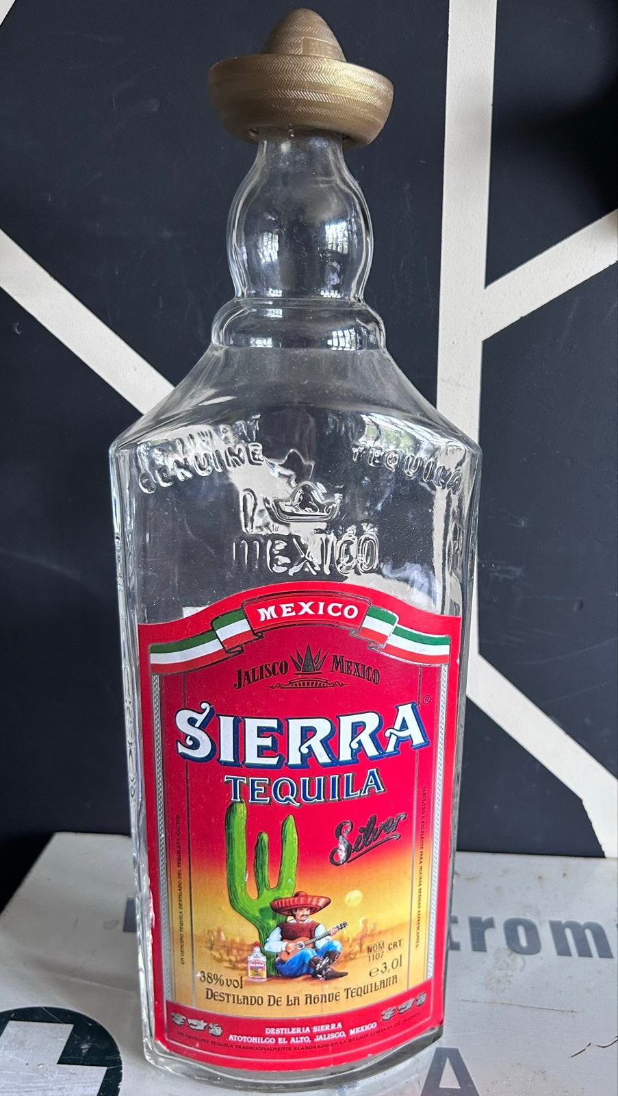 Lege Sierra Tequila fles met sombrero dop (3L), Verzamelen, Ophalen of Verzenden, Gebruikt, Overige typen