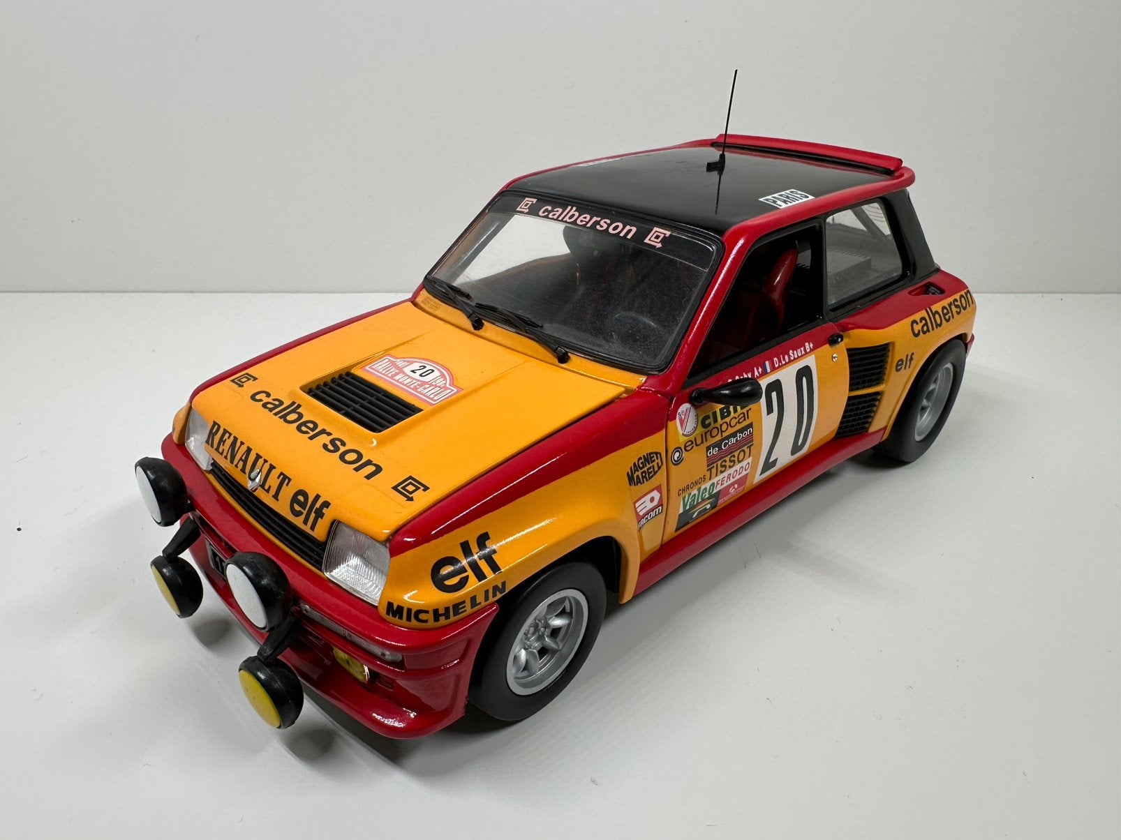 UNIVERSAL HOBBIES RENAULT 5 TURBO #20 RALLY MONTE CARLO 1981, Ophalen of Verzenden, Zo goed als nieuw, Auto, Overige merken