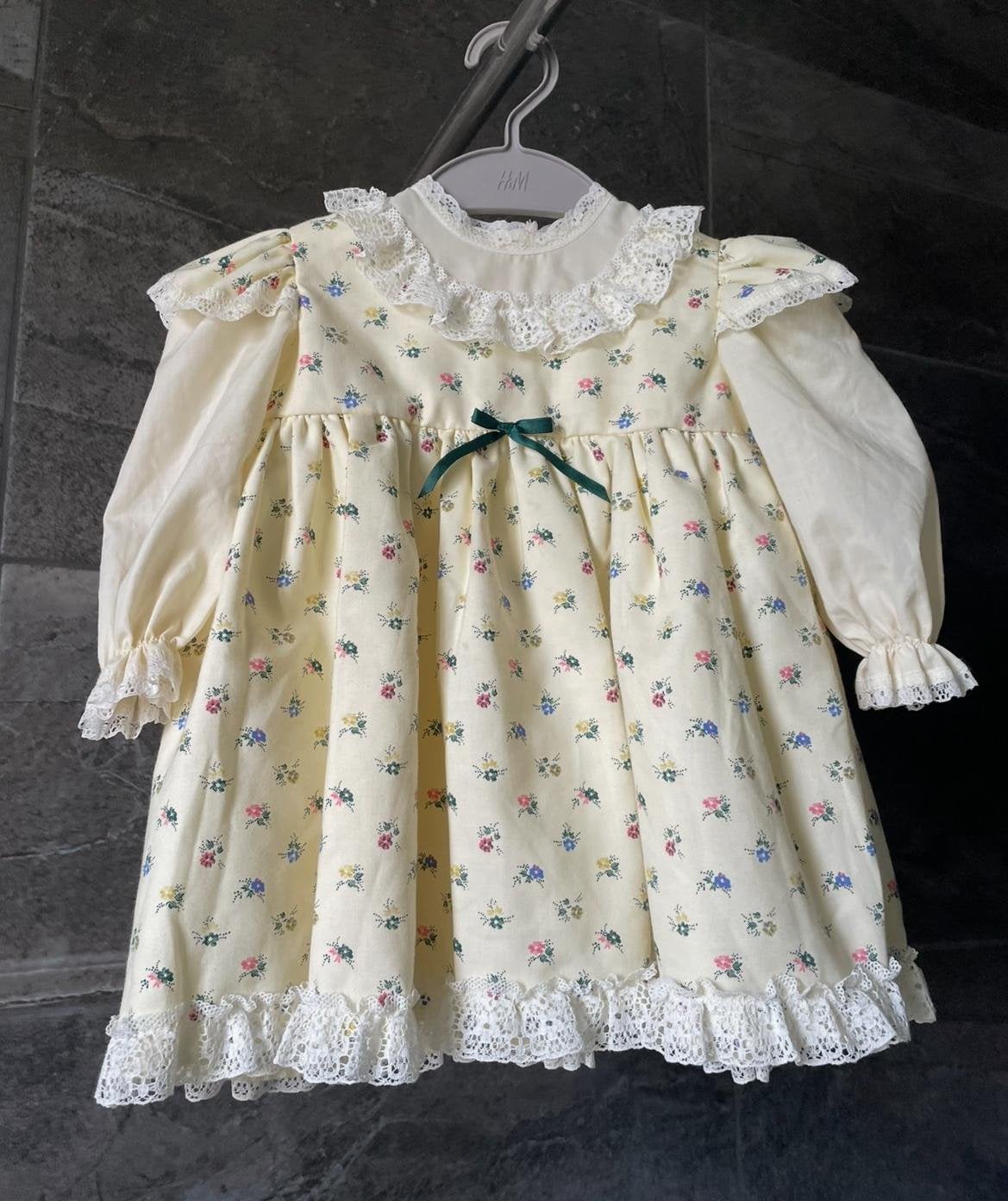 Baby jurkje met muts maat 86 Nieuw, Ophalen of Verzenden, Zo goed als nieuw, Meisje, Jurkje of Rokje