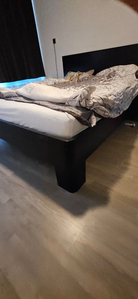 Tweepersoons bedombouw 180 x 220 cm + lattenbodem, Huis en Inrichting, Slaapkamer | Bedden, Ophalen, Gebruikt, Zwart, Tweepersoons