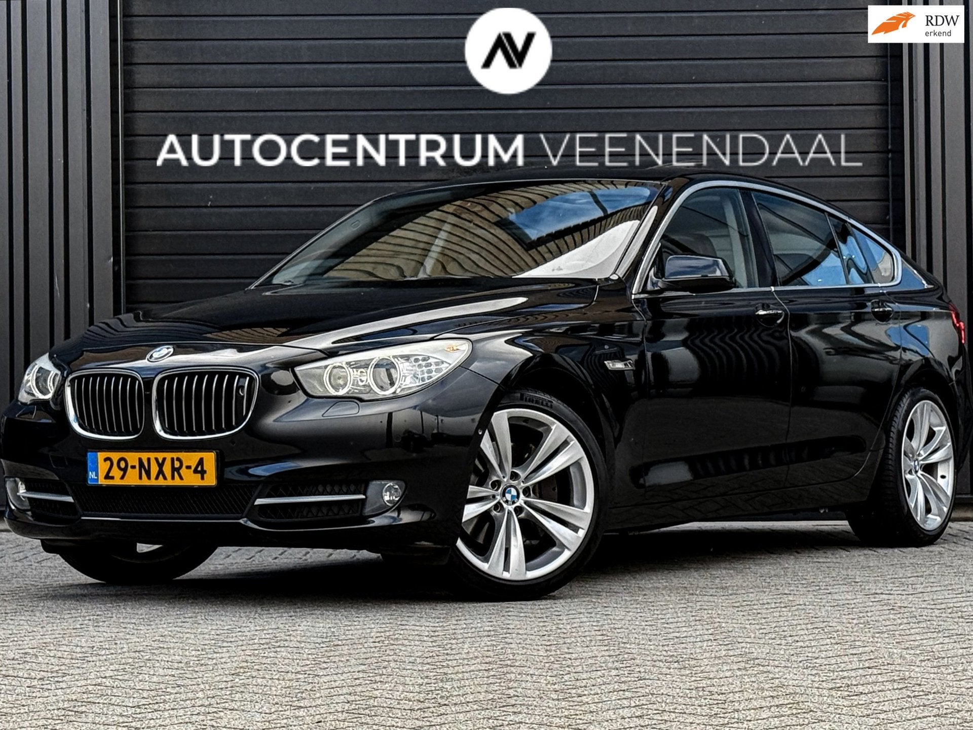 BMW 5-serie Gran Turismo 535i GT Executive 306 PK PANO/HUD/T, Auto's, Automaat, Achterwielaandrijving, Gebruikt, Zwart