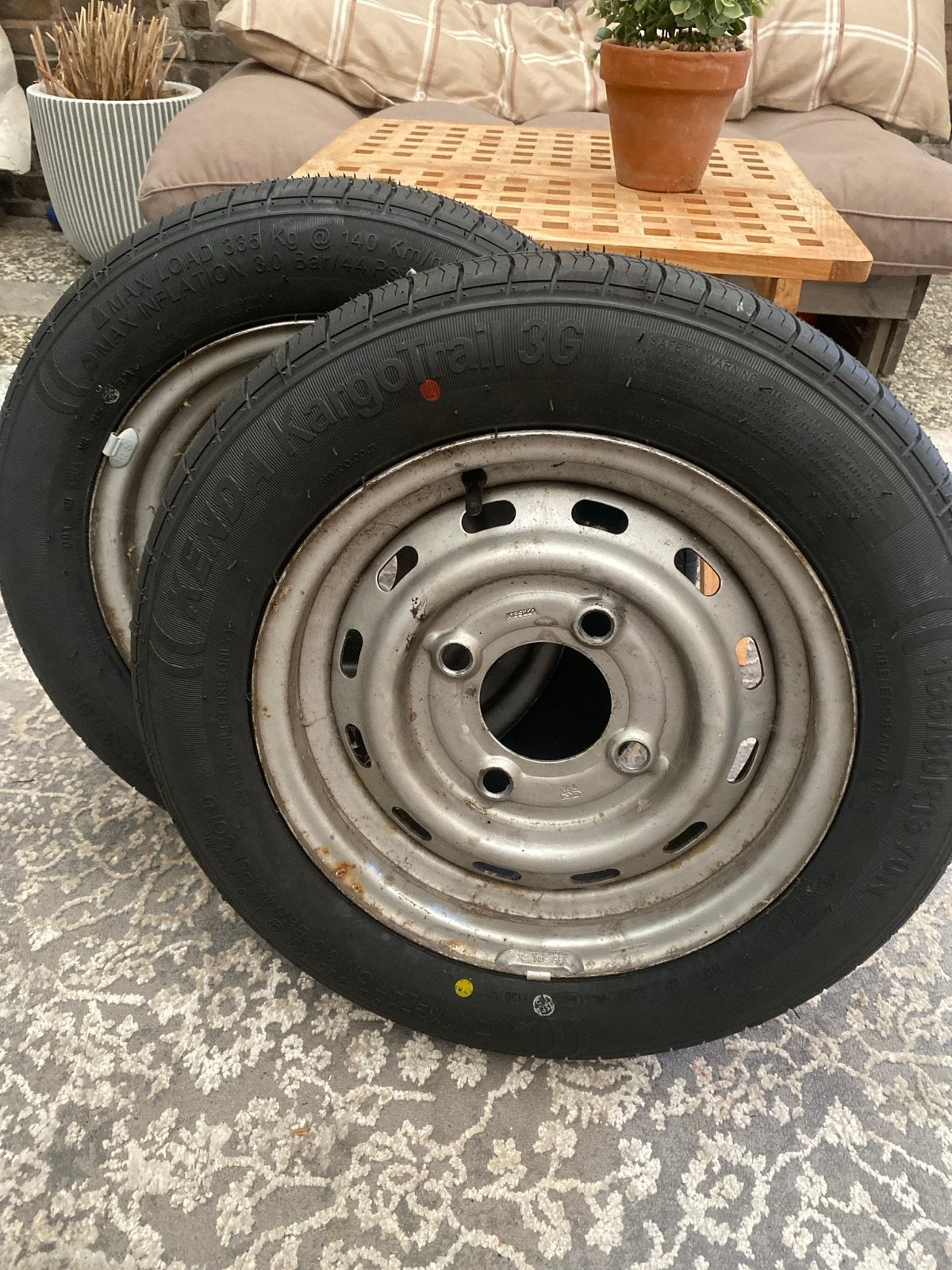 Nieuwe vouwwagen/aanhangerbanden met velg - 135/80R13, Ophalen of Verzenden, Nieuw