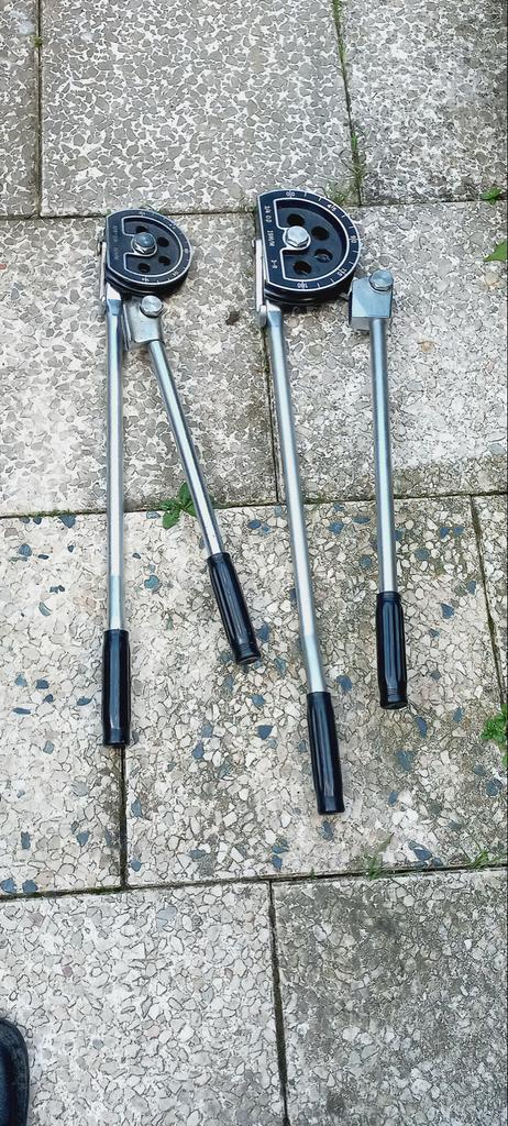 Buigijzer 2x - 16mm en 19mm pijpenbuiger, Doe-het-zelf en Verbouw, Gereedschap | Handgereedschap, Ophalen, Gebruikt