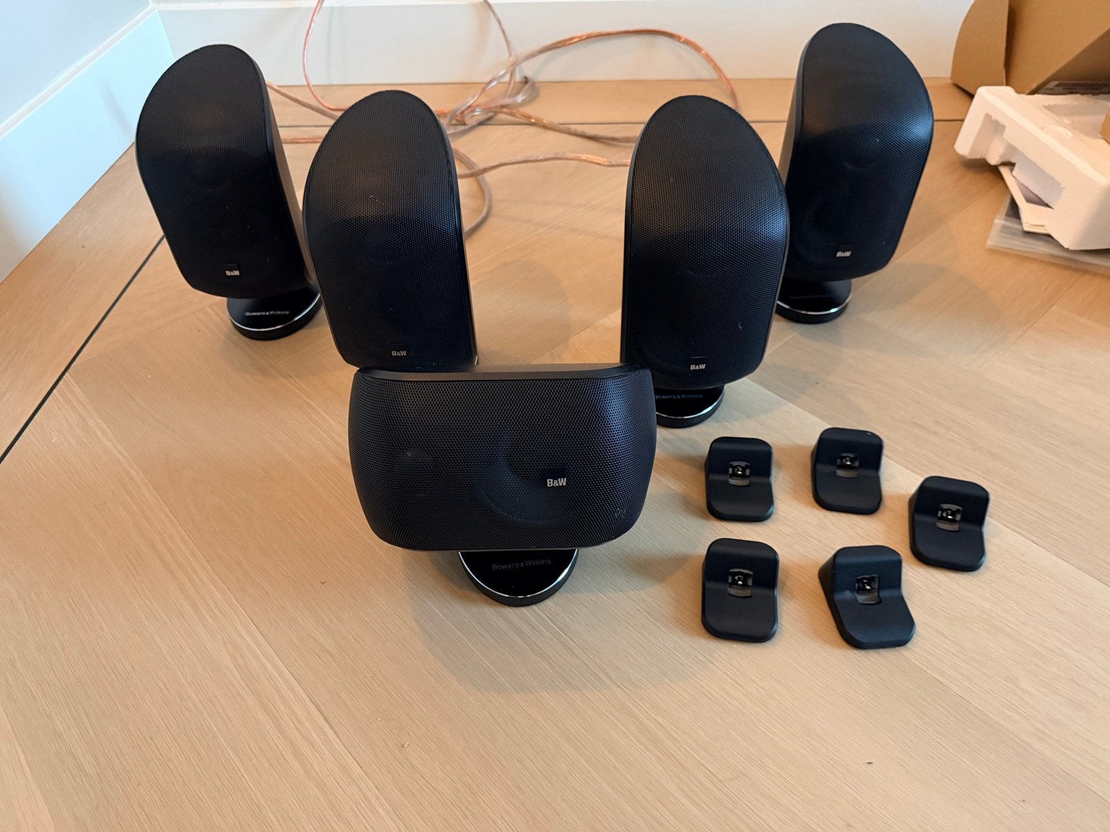 B&W M1 Speakerset - Zwart, prijs 500 euro, Gebruikt, Ophalen of Verzenden, 60 tot 120 watt, Bowers & Wilkins (B&W)