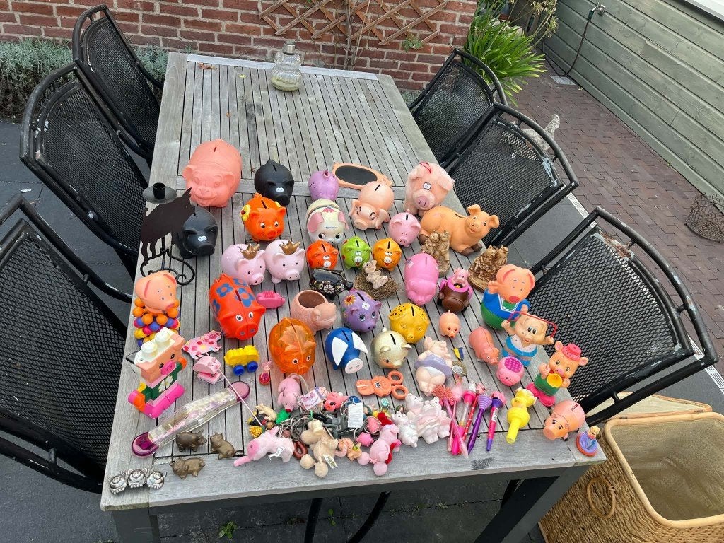 grote varkensverzameling 32 bananendozen vol (+ knuffels), Ophalen, Zo goed als nieuw, Overige soorten, Beeldje of Figuurtje