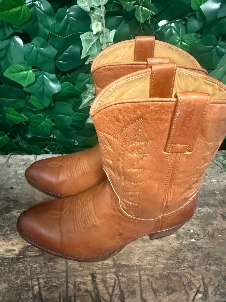 bijna Nieuwe mooie laarzen van sendra maat 37, Bruin, Nieuw, Ophalen of Verzenden, Sendra