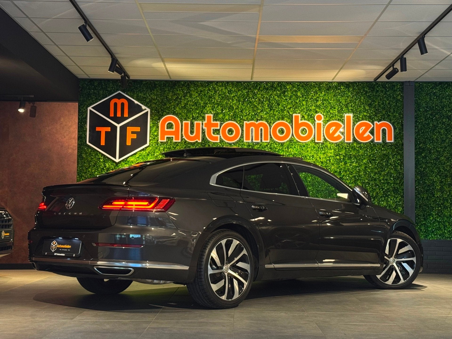 Volkswagen Arteon 2.0 TSI 3c R-Line|PANO|HUD|VIRTUAL|MASSAGE, Dealer onderhouden, Arteon, Gebruikt, Adaptive Cruise Control
