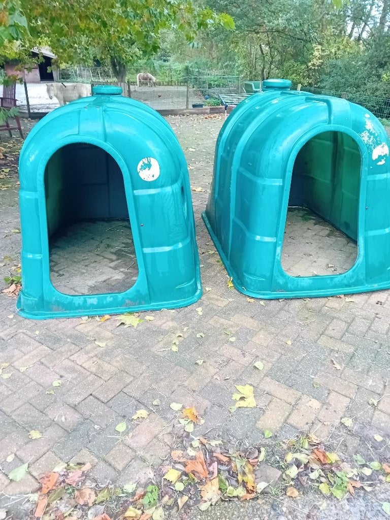 Twee kalveriglo’s, schuilhok voor schapen en geiten., Ophalen, Gebruikt