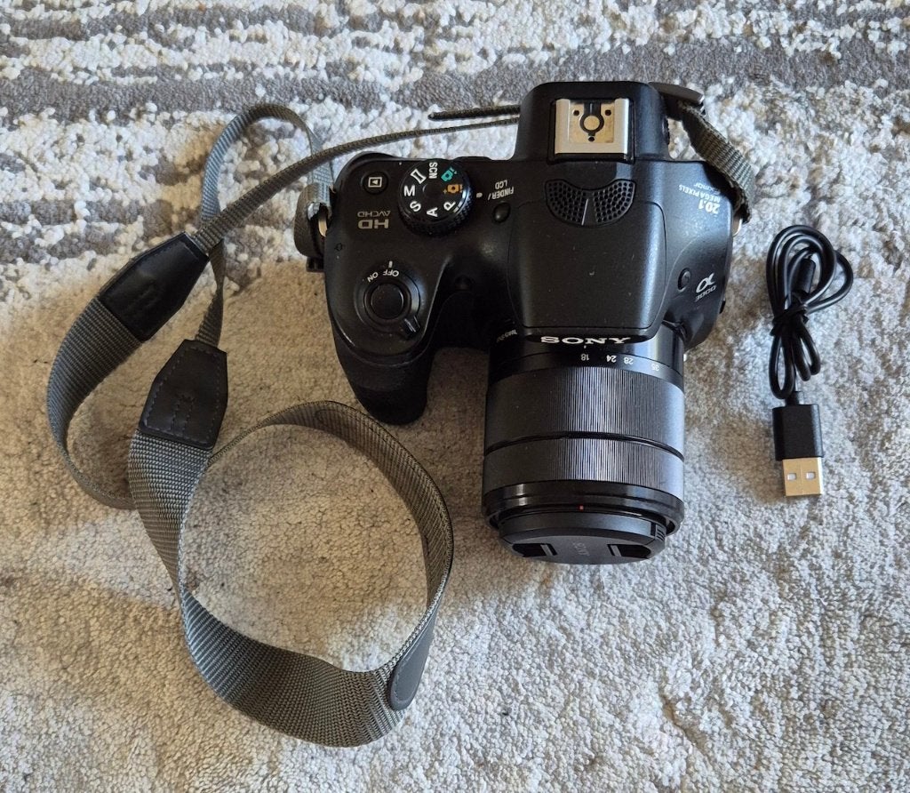 Sony Alpha A3000 APS-C Systeemcamera met lens., Overige typen, Ophalen of Verzenden, Sony, 20 megapixels