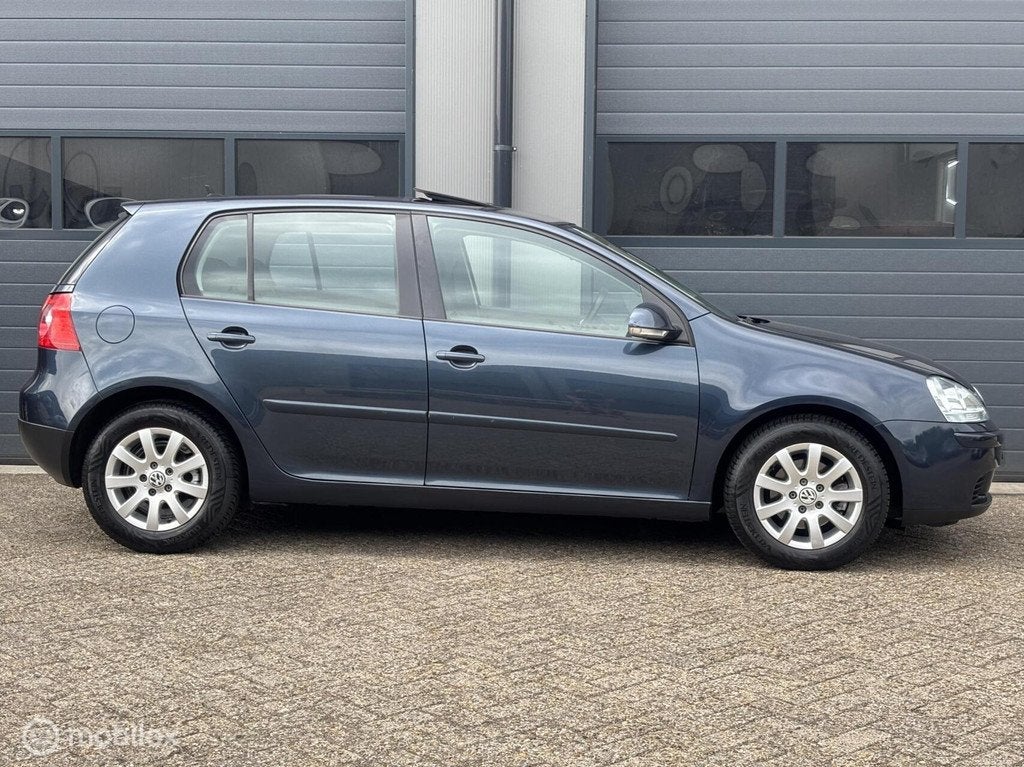 Volkswagen Golf 1.6 Sportline Automaat Uitvoering // 2e Eig, Voorwielaandrijving, 4 cilinders, 1290 kg, Blauw