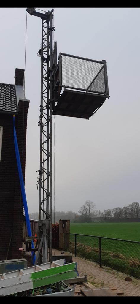 Bouwlift, Ophalen