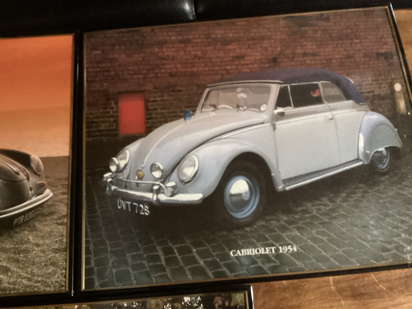 Drie ingelijste oldtimer prints: Kever, Porsche, Corvette, Ophalen, Gebruikt, Print, Minder dan 50 cm