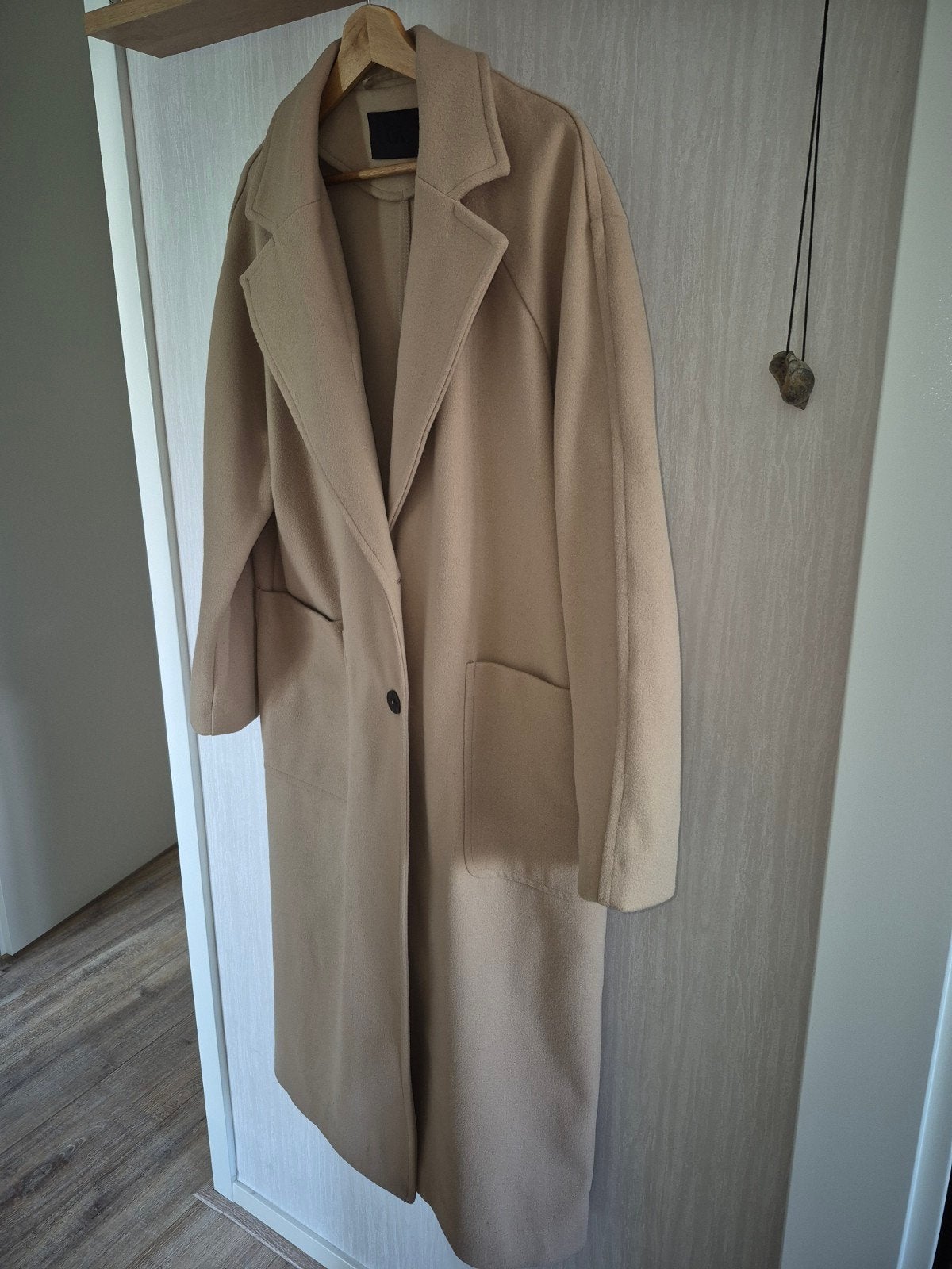Lange beige jas van C&A, Ophalen, Beige, Maat 42/44 (L), Zo goed als nieuw