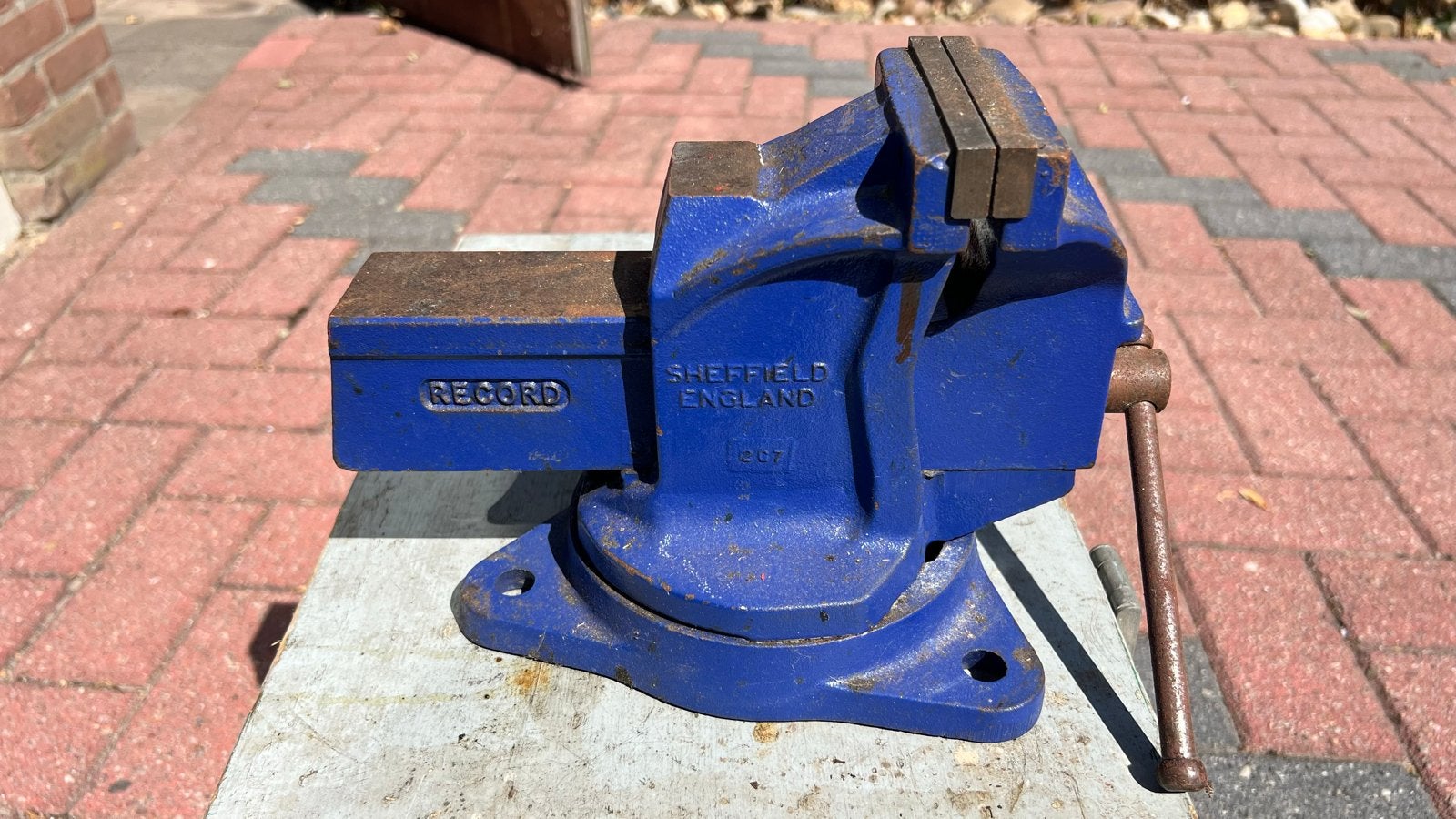 Bankschroef - Sheffield England - 1 Ton, Doe-het-zelf en Verbouw, Ophalen, Gebruikt, Bankschroef, Overige merken