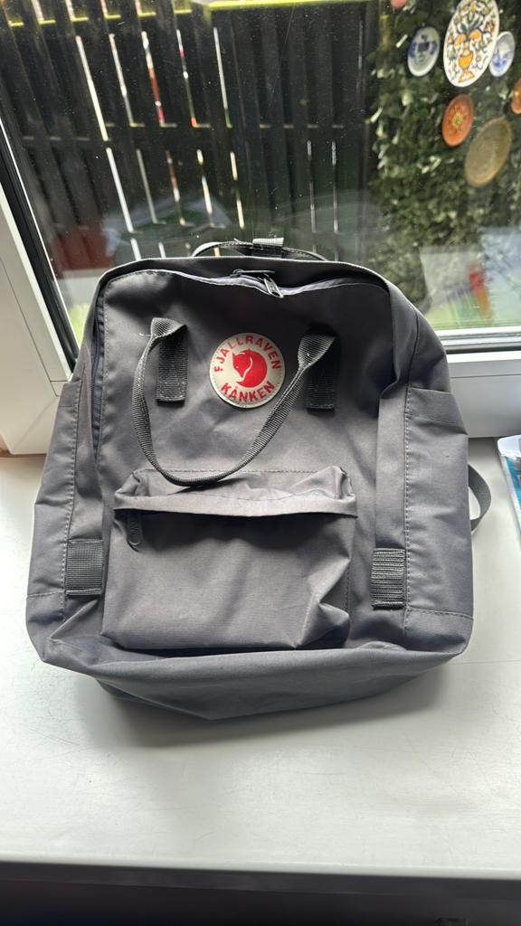 Fjällräven Kånken rugtas - Zo goed als nieuw, Sieraden, Tassen en Uiterlijk, Tassen | Rugtassen, Overige merken, 25 tot 40 cm