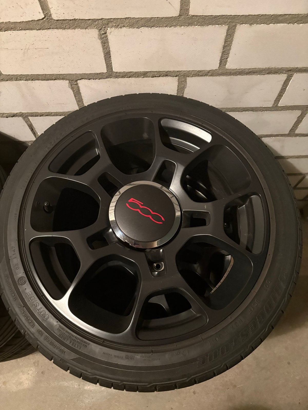 Set van 4 banden voor Fiat 500 met originele velgen 16", Auto diversen, Auto-accessoires, Ophalen, Gebruikt