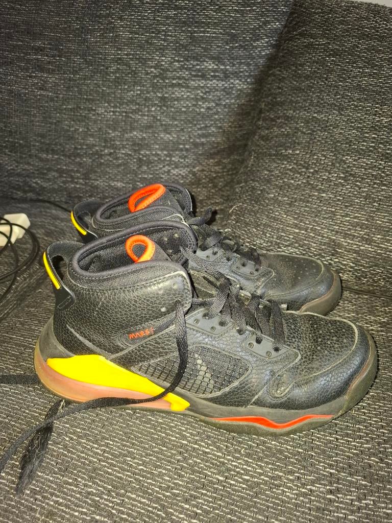 Nike air jordan mars 270 citrus maat 43, Ophalen of Verzenden