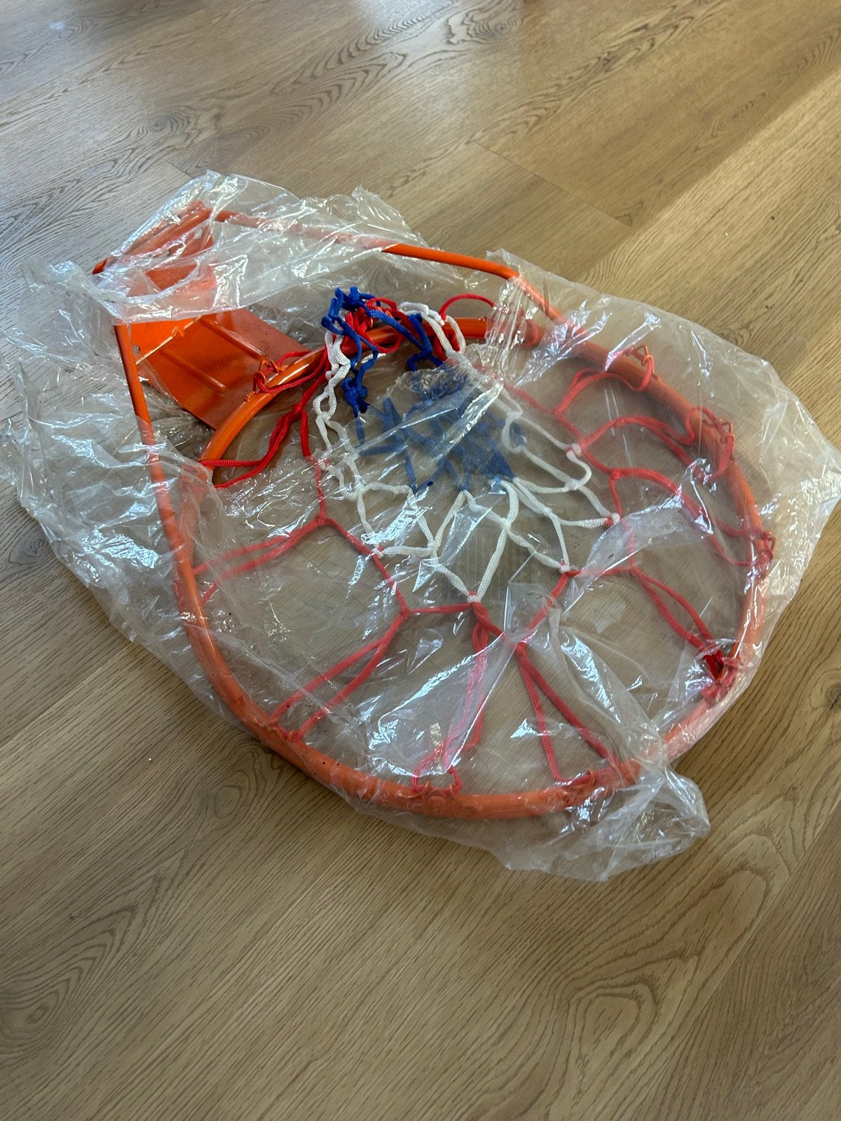 Nieuwe metalen basketbalring met net - Oranje/Rood/Wit/Blauw, Sport en Fitness, Ophalen of Verzenden, Nieuw, Ring, Bord of Paal