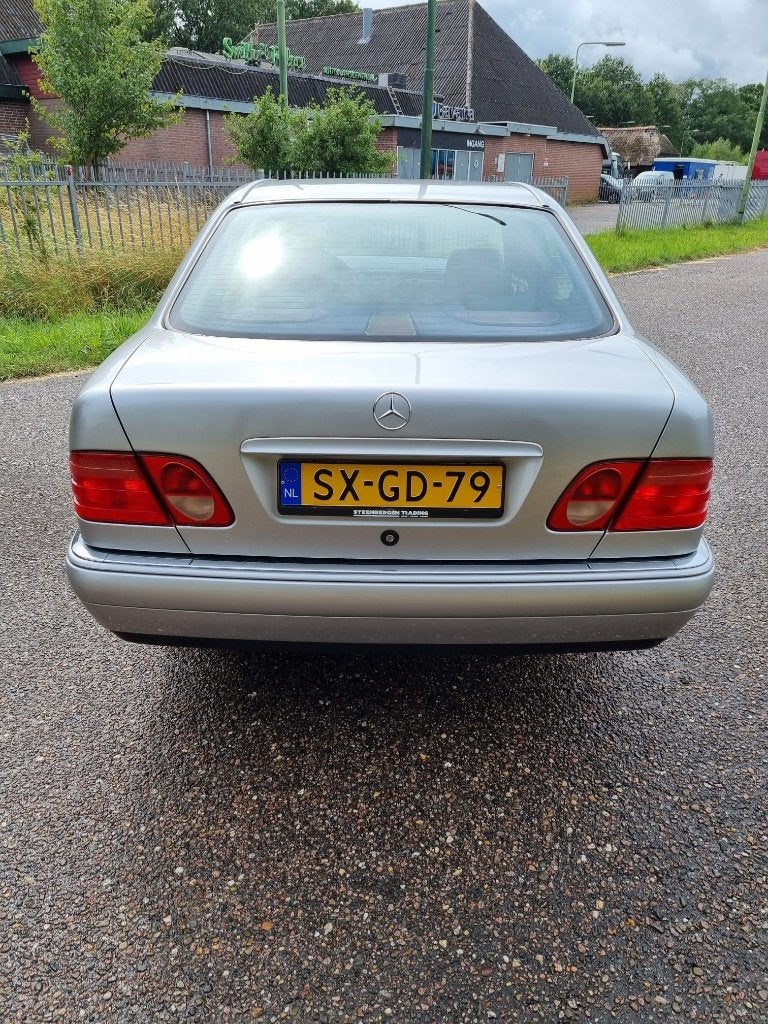 Mercedes-Benz E-Klasse 3.2 E320 Sedan Elegance Automaat W210, foto 5