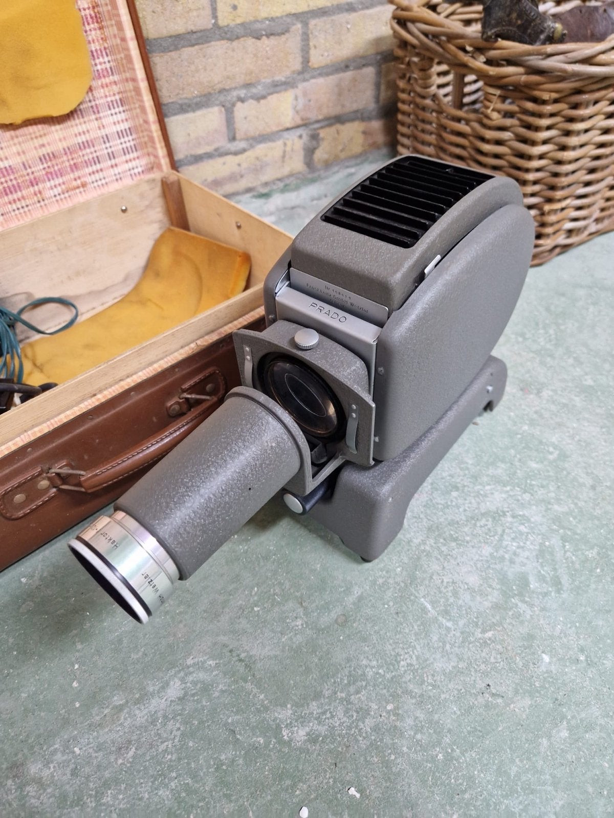 Vintage Leitz Prado 250 Diaprojector met Koffer, Ophalen of Verzenden, Gebruikt