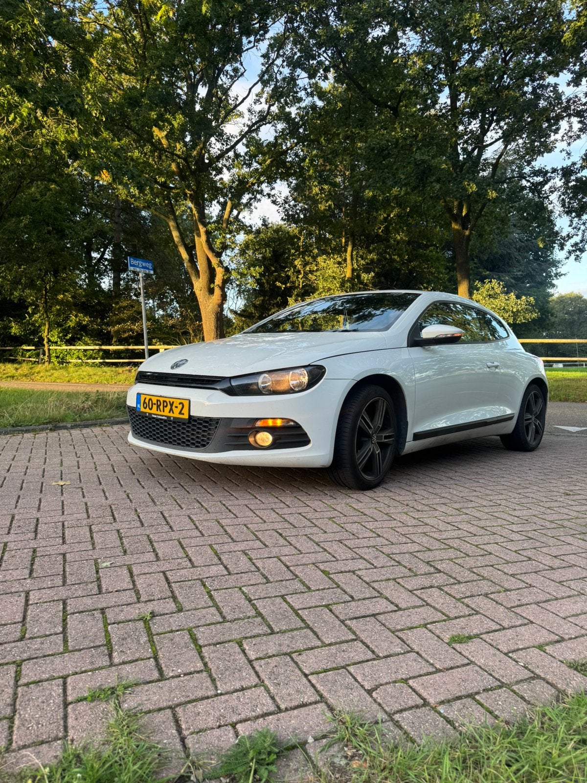 Volkswagen Scirocco 1.4 TSI 90KW 2011 Wit, Auto's, Voorwielaandrijving, Parkeersensor, Zwart, 4 cilinders