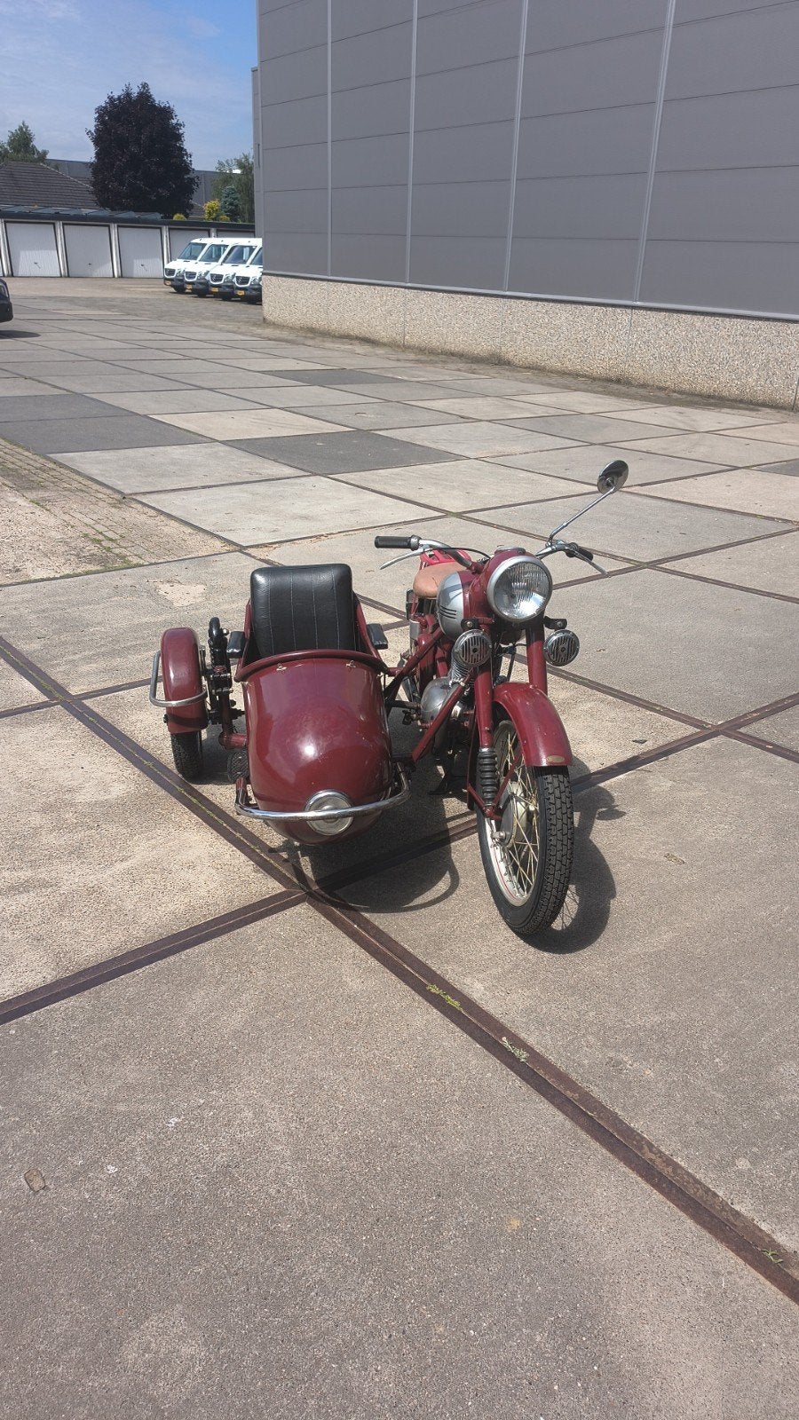 Jawa 250 perak type 11 uit 1951 met zijspan