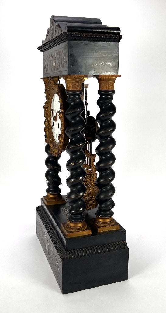 7. Kolompendule met zwart gelakt hout, 19e eeuw, Ophalen