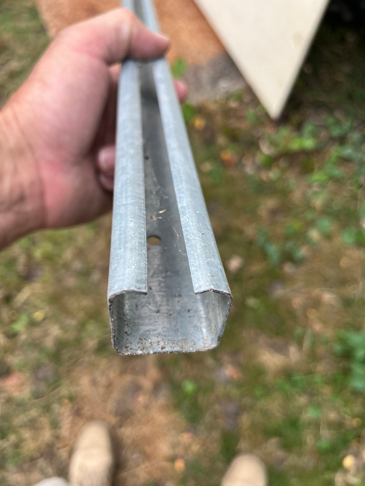 Te koop: henderson schuifdeurrail 2,50 m1, Doe-het-zelf en Verbouw, Metalen, Ophalen, Zo goed als nieuw